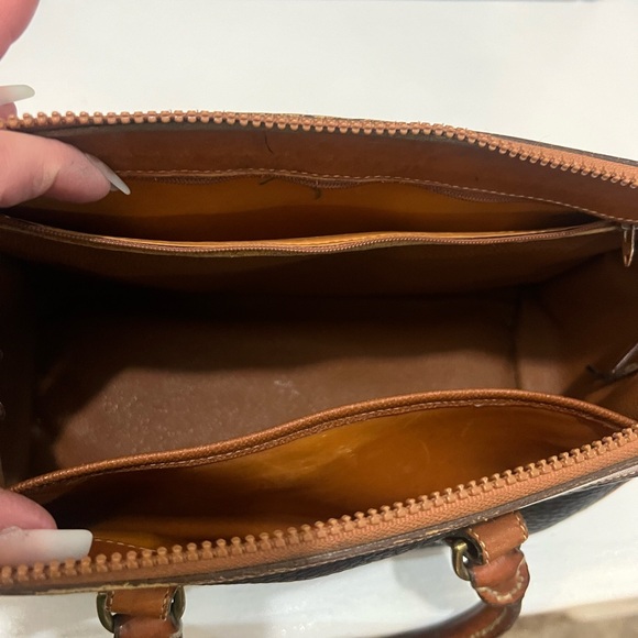 Dooney & Bourke Black Pebbled Leather Handbag with Tan Trim - Picture 5 of 5